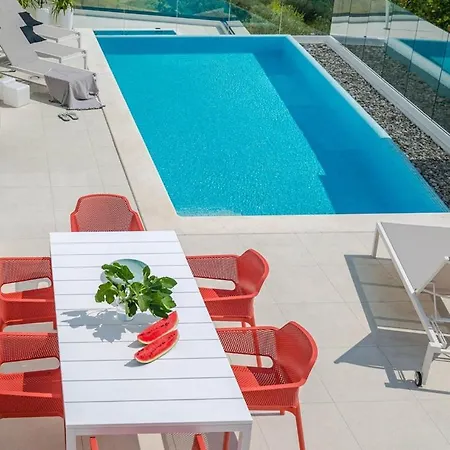 Ctma235/ Modern And Luxurious Villa With Private Pool Vila